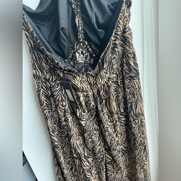Animal print backless jumpsuit - Picture 7 of 7